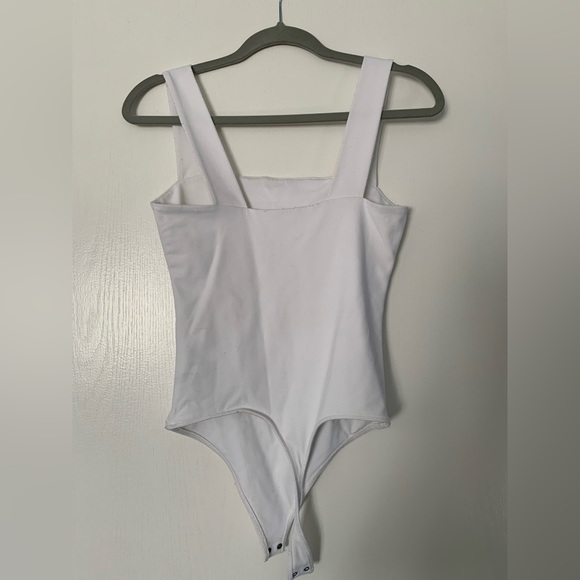 Double-layered seamless fabric square neck bodysuit from Abercrombie - Picture 2 of 6